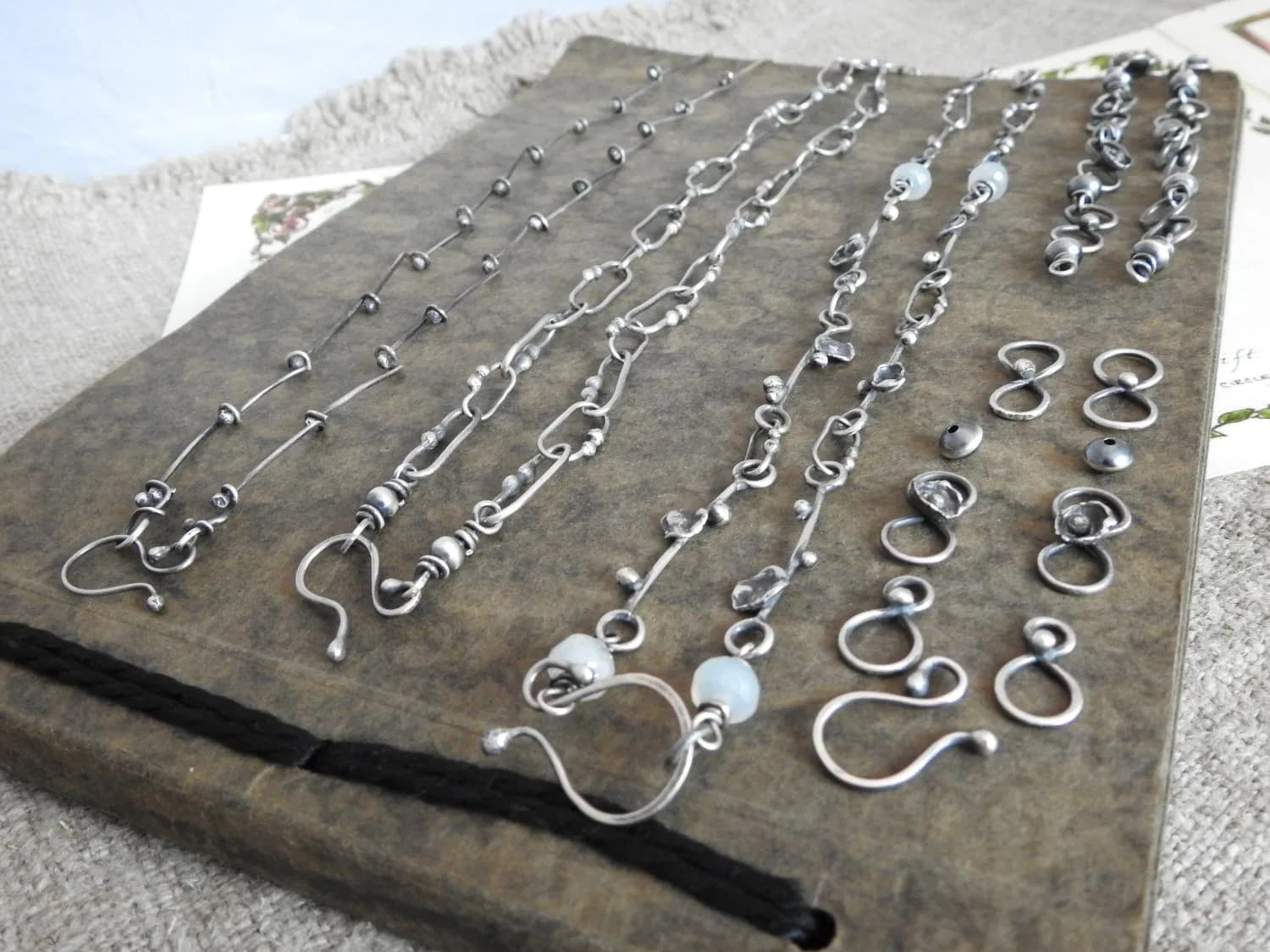 Links, Pins, Dangles and Wraps: a finished piece from the class