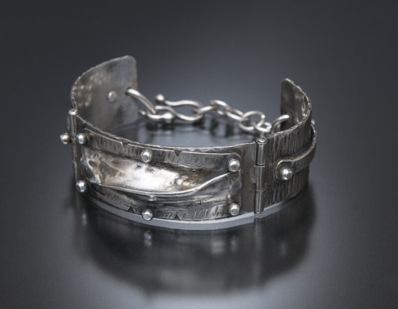 Anne Mitchell | Fold Form Hinged and Riveted Cuff | Monday, January 31, 2022 | 9:00 am until 5:30 pm