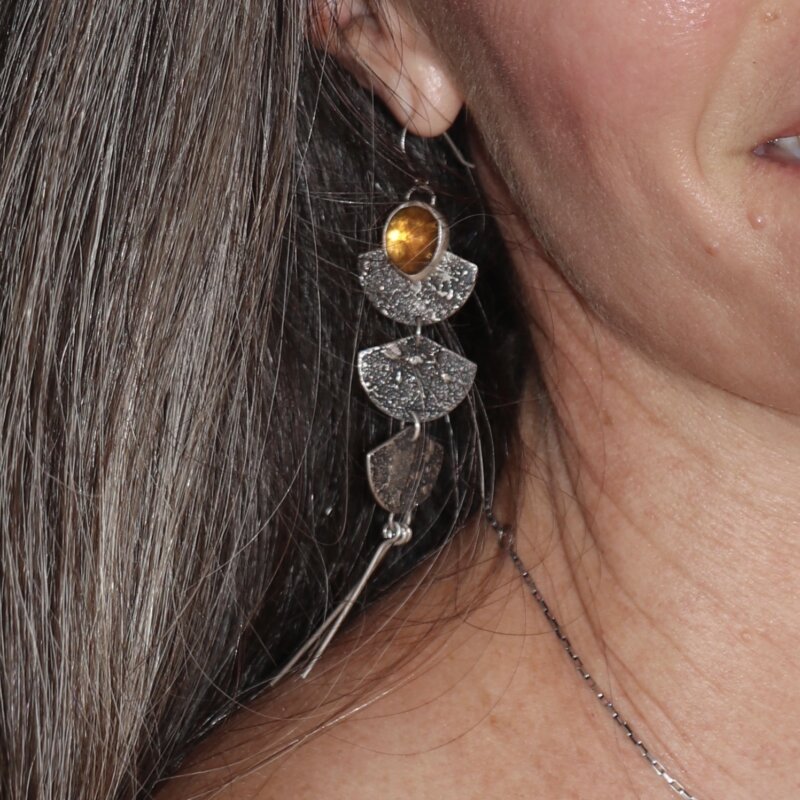 Shannon Bundschuh | Tiers for Ears: three-tiered earrings | Thursday, January 26, 2023 | 9:00 am until 4:30 pm - Image 5