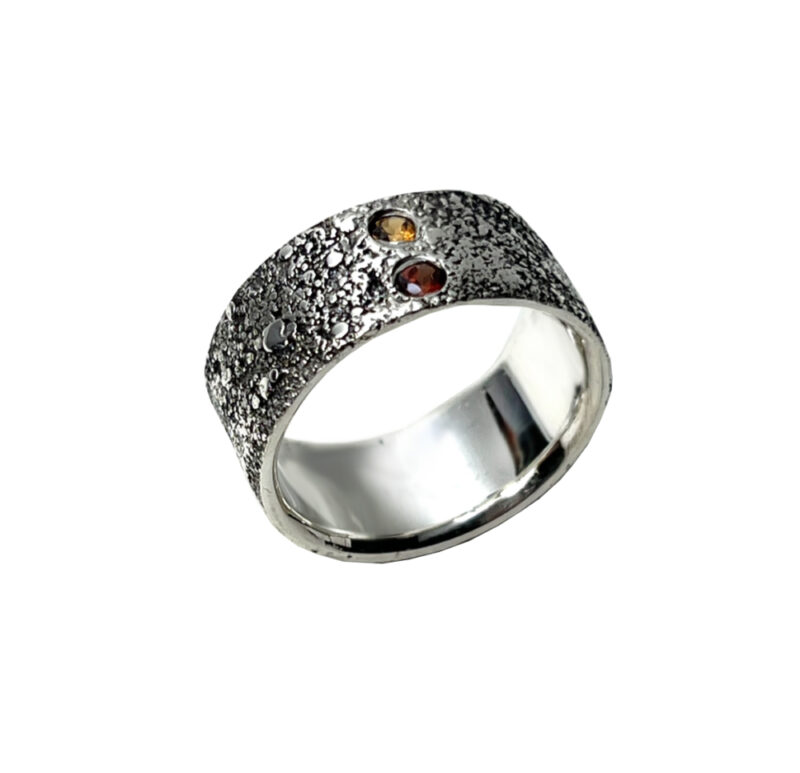 Robyn Cornelius | NEW! Dusted Flush Set Rings | Saturday, February 3, 2024 | 6 pm until 9 pm